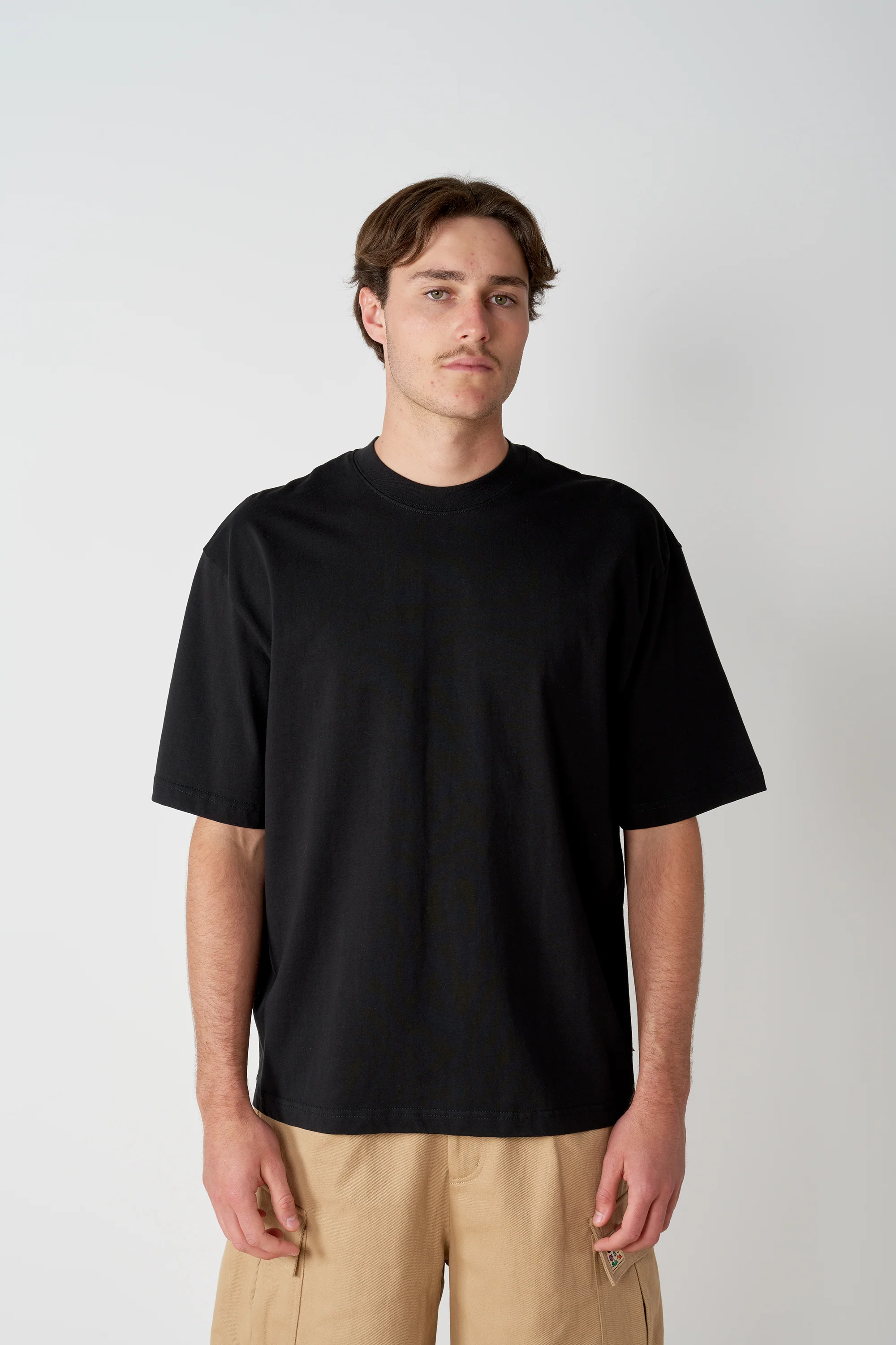 Box T - Black - Image 4
