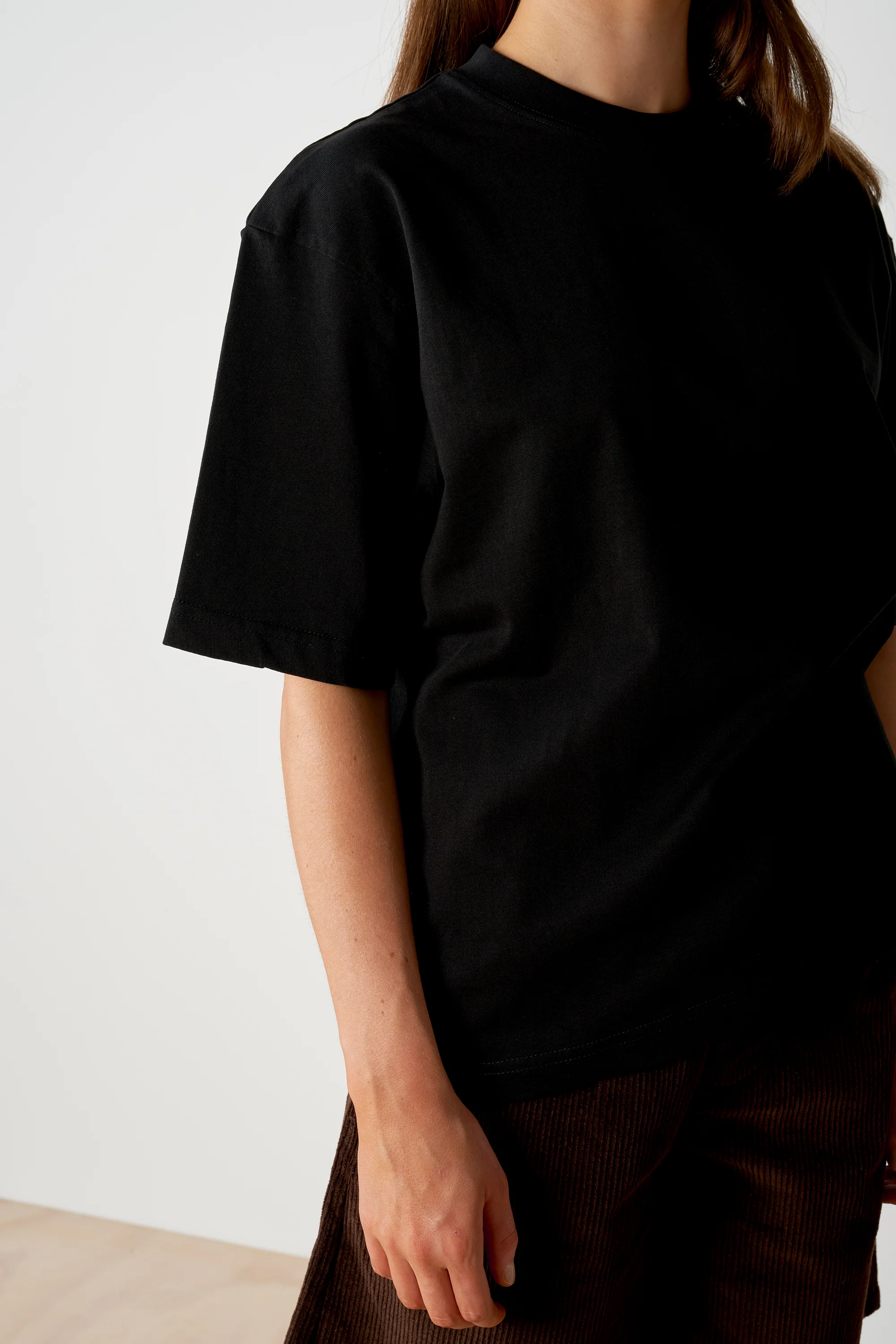 Box T - Black - Image 7