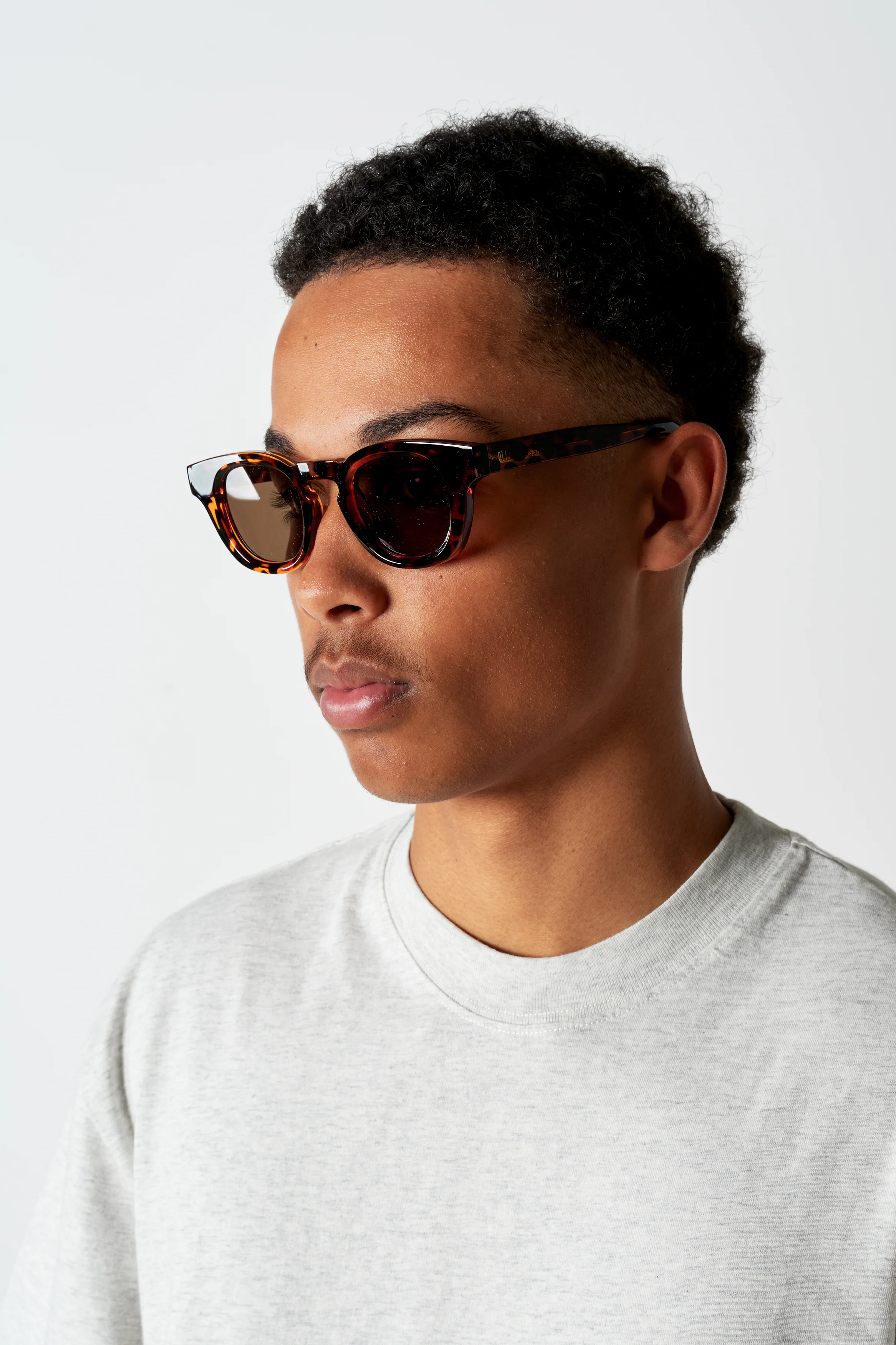 Classic Frame - Tortoiseshell - Image 4