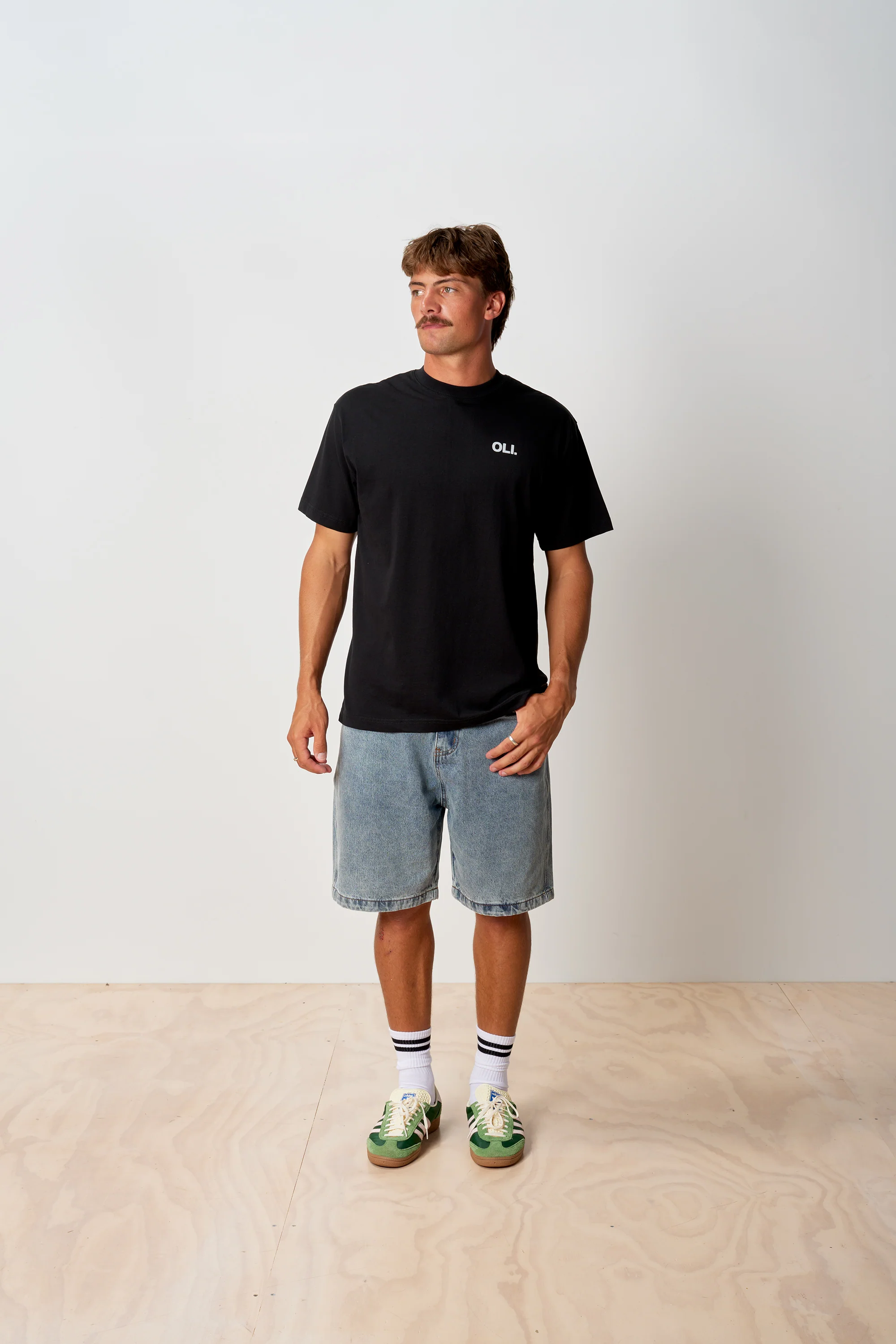 Emblem Back Print T - Black - Image 3