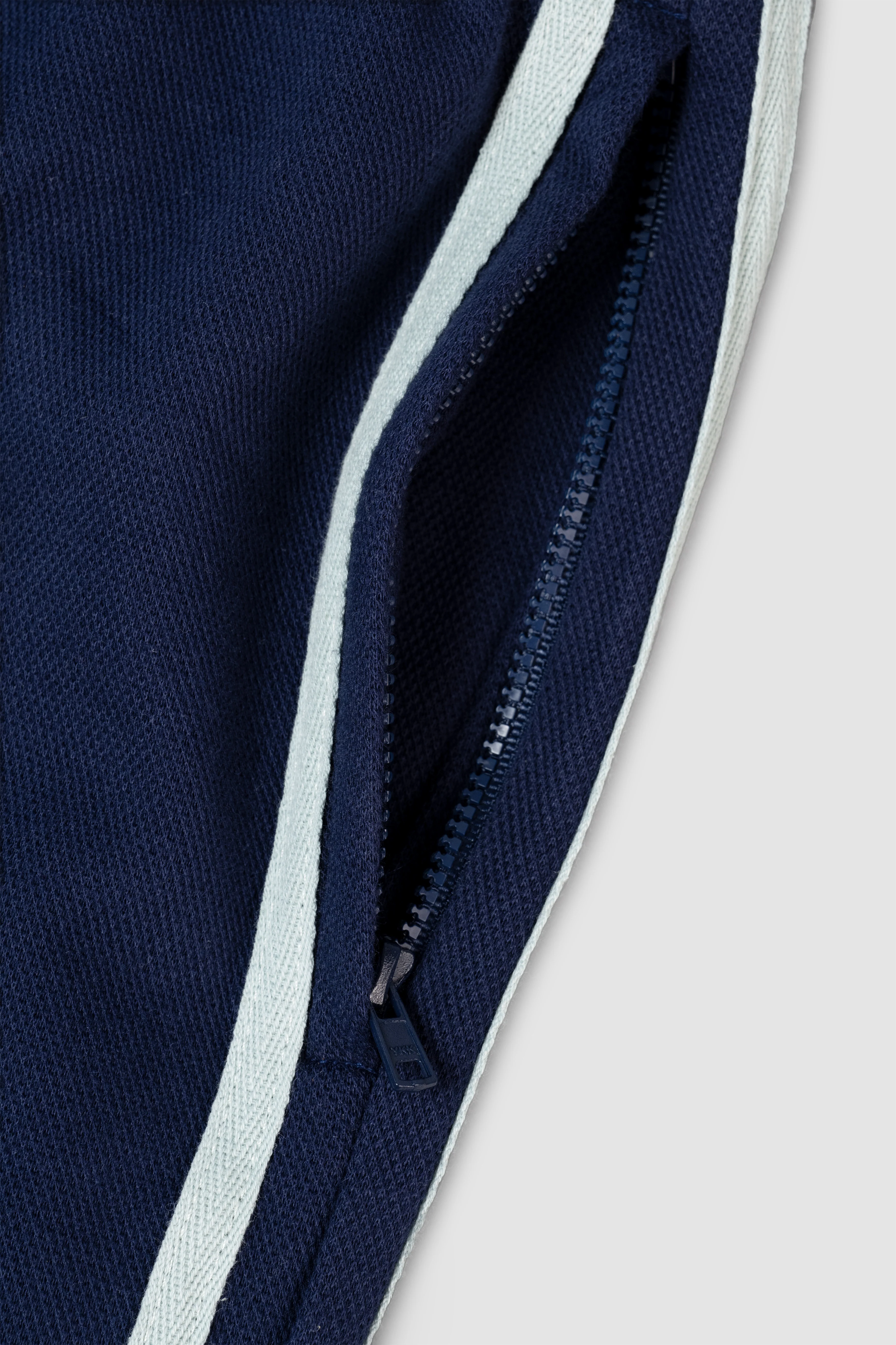 Leisure Short - Navy - Image 9