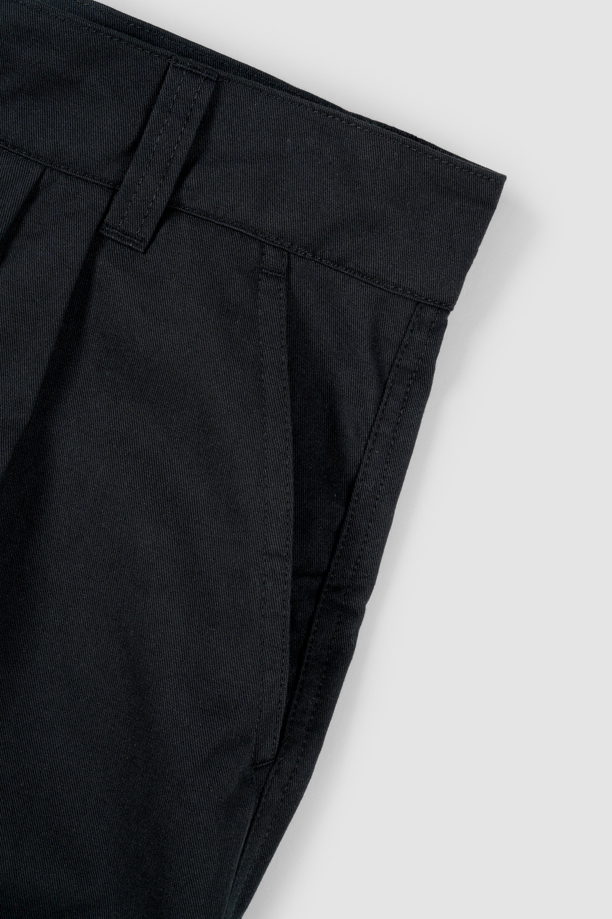 Pleated Cotton Short - Black - Image 9